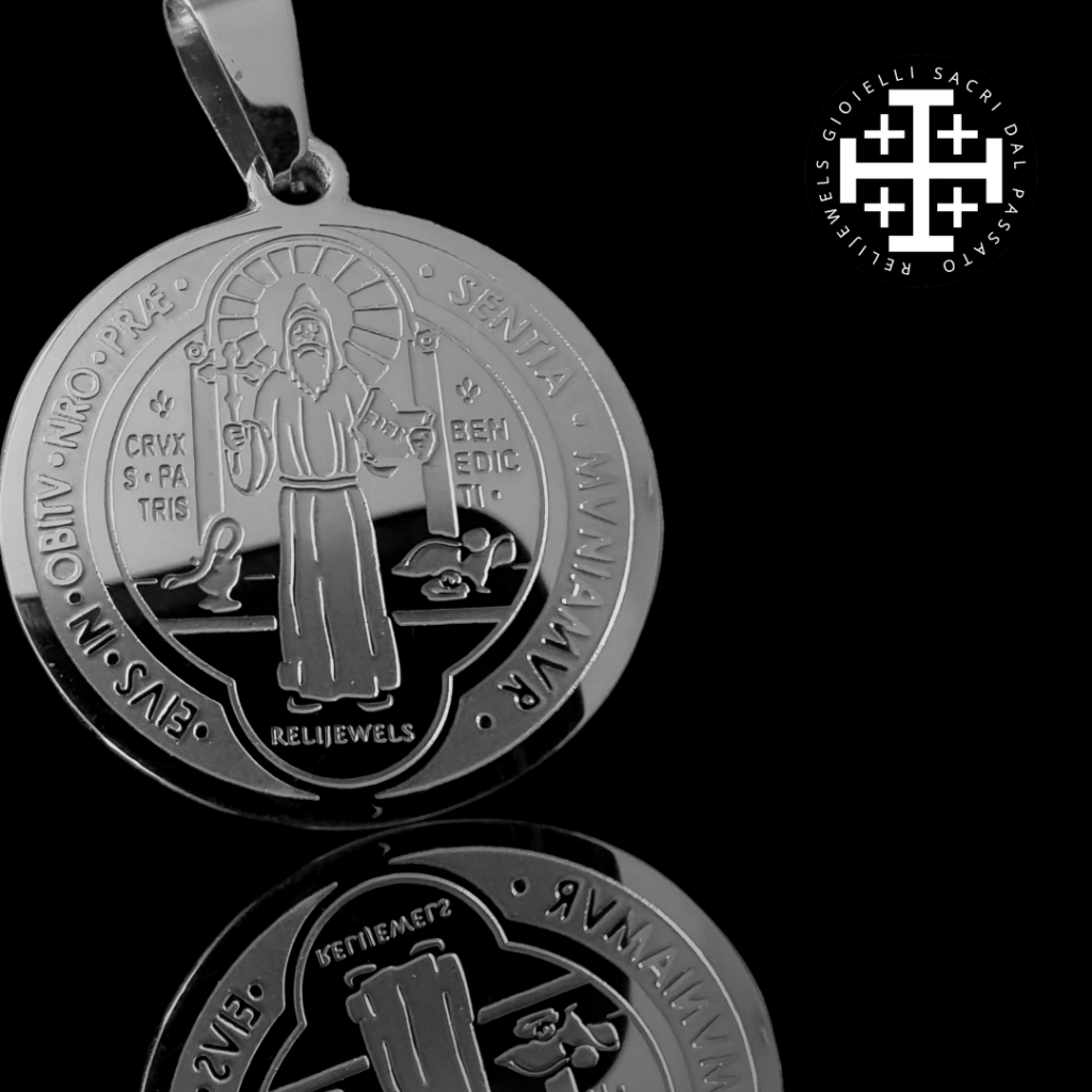 Saint Benedict medal in steel | médaille de Saint Benoît en acier | medalla de San Benito de acero